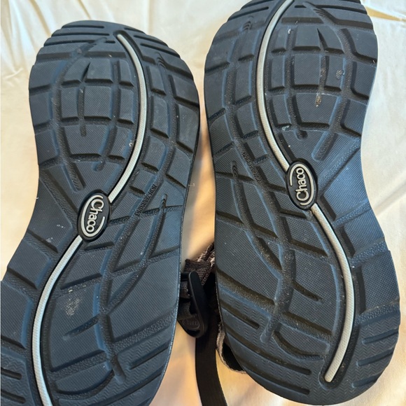 Chacos LIKE NEW!! - Picture 3 of 3
